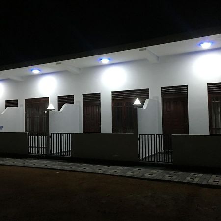 Sea Breeze Hotel Bentota Ngoại thất bức ảnh