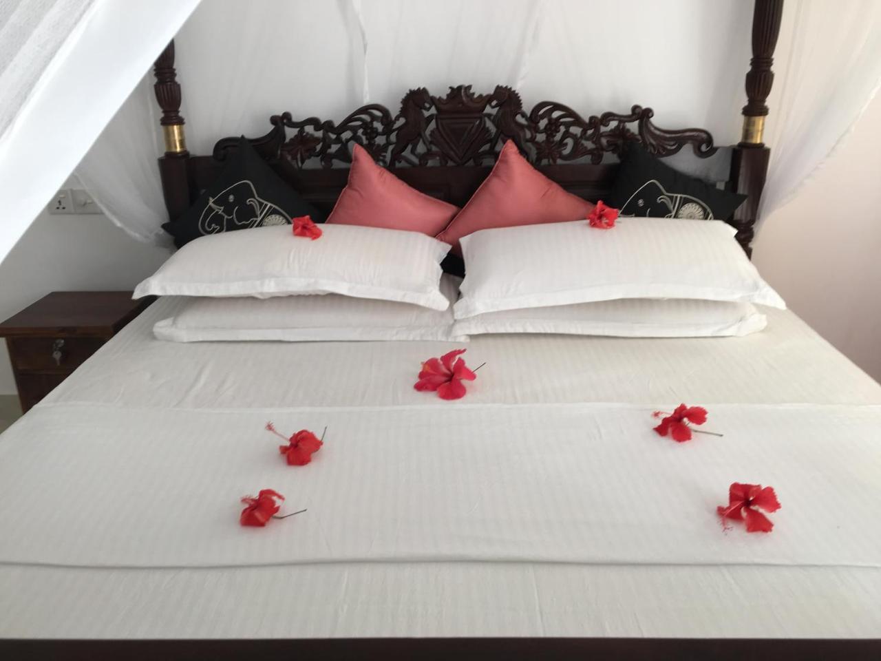 Sea Breeze Hotel Bentota Ngoại thất bức ảnh