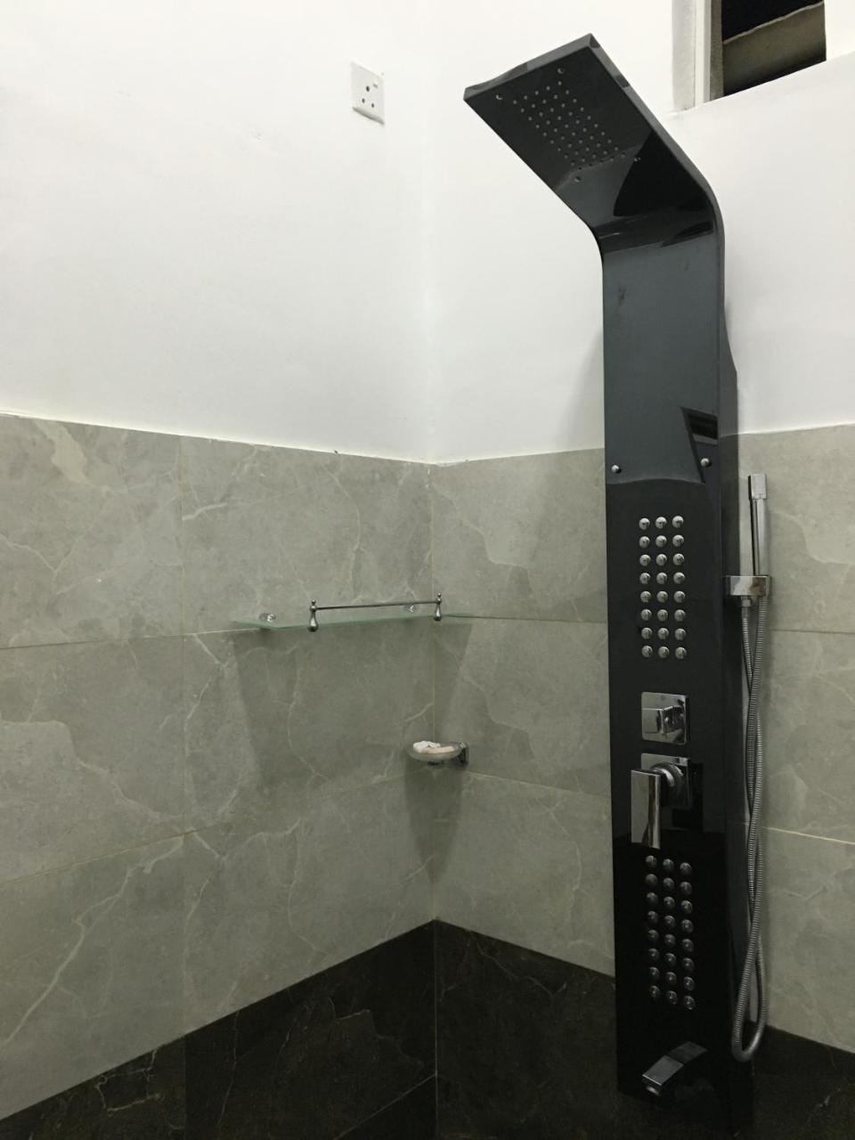 Sea Breeze Hotel Bentota Ngoại thất bức ảnh